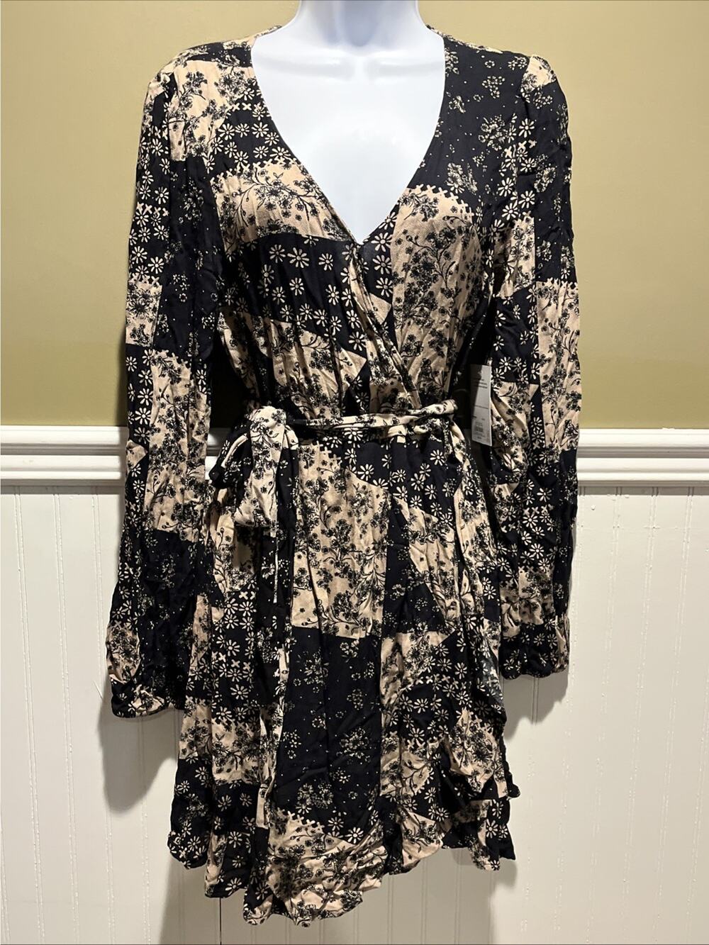 SO Black Tan Floral Faux Wrap Dress NWT Size M Long Sleeve Ruffle Hem Belted